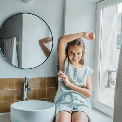 Comment bien choisir le déodorant de mon enfant ? Les conseils TOOFRUIT